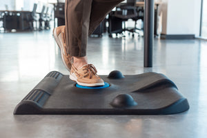 FIDGITY Stand & Spin Anti-Fatigue Mat, Ergonomic Desk Mat with 360 Degree  Rotating Platform, Massage Balls, Stretching Wedges & Roller Balance Bar